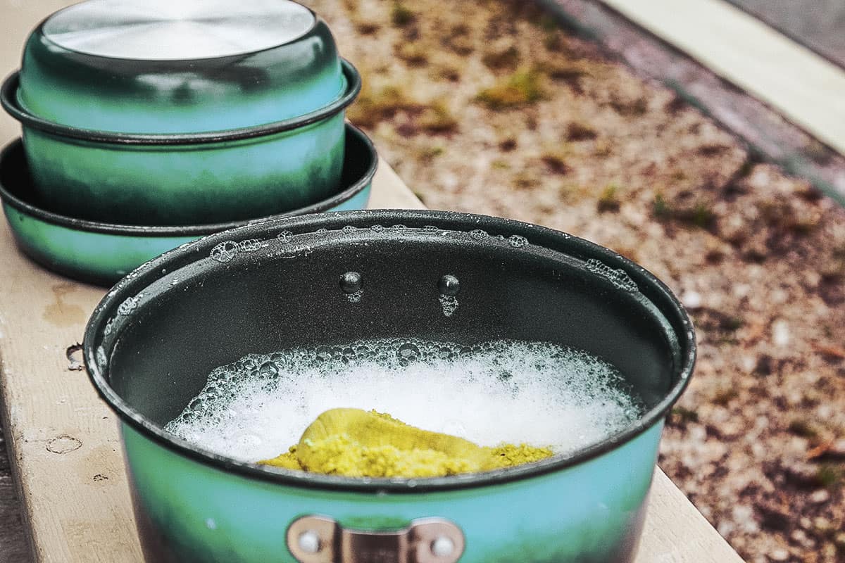 How to Wash Dishes While Camping